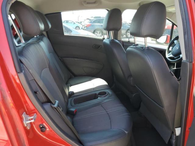 KL8CD6S99FC746818 - 2015 CHEVROLET SPARK 1LT Красный фото 10