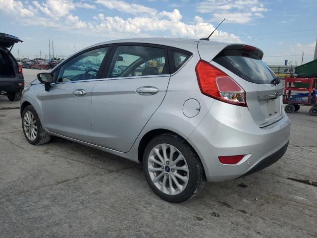 3FADP4FJ2JM115854 - 2018 FORD FIESTA TITANIUM SILVER photo 2