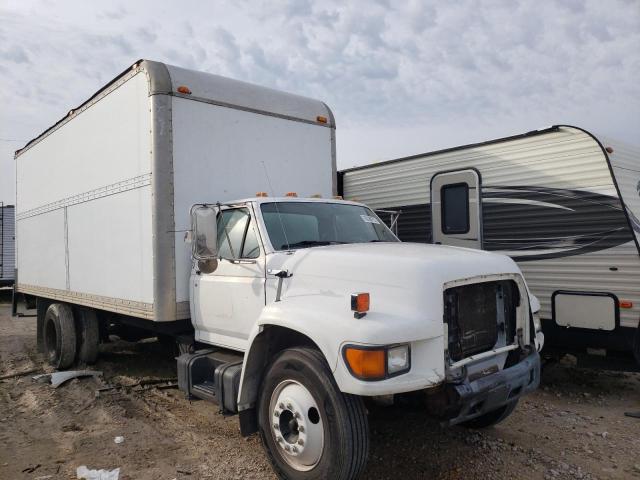 1FDNF80C9VVA44050 - 1997 FORD F800 WHITE photo 1