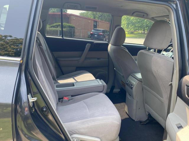 5TDZK3EH1CS059965 - 2012 TOYOTA HIGHLANDER BASE Gris photo 6