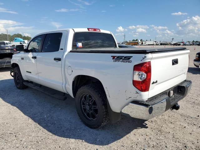 5TFDW5F18GX558273 - 2016 TOYOTA TUNDRA CREWMAX SR5 WHITE photo 2