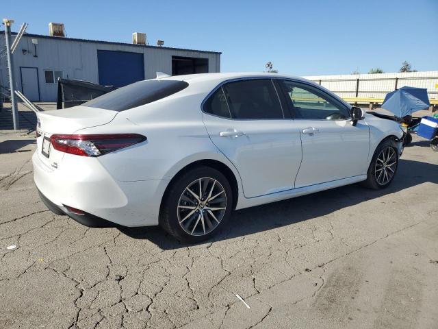 4T1F31AK9PU610484 - 2023 TOYOTA CAMRY XLE أبيض صورة 3
