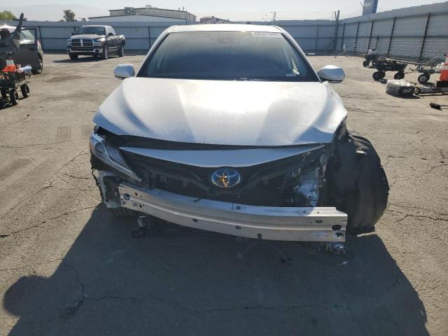 4T1F31AK9PU610484 - 2023 TOYOTA CAMRY XLE أبيض صورة 5