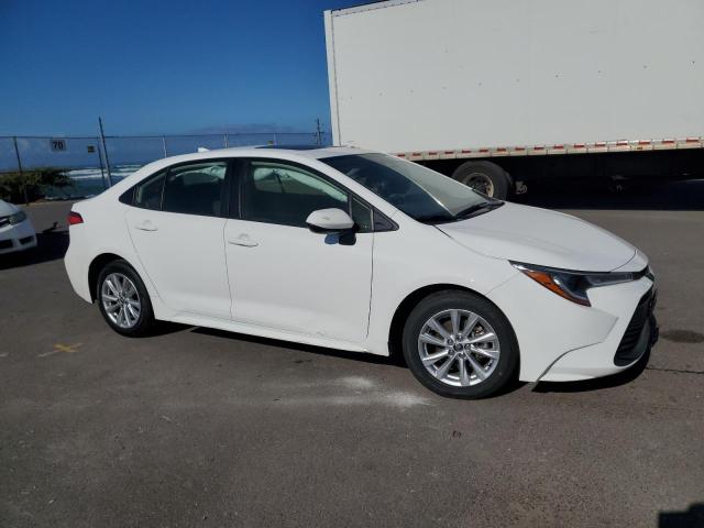 JTDB4MEE4RJ015021 - 2024 TOYOTA COROLLA LE WHITE photo 4