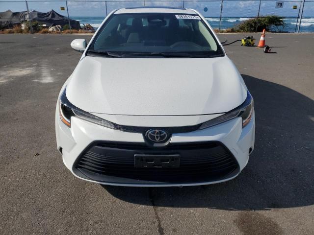 JTDB4MEE4RJ015021 - 2024 TOYOTA COROLLA LE WHITE photo 5