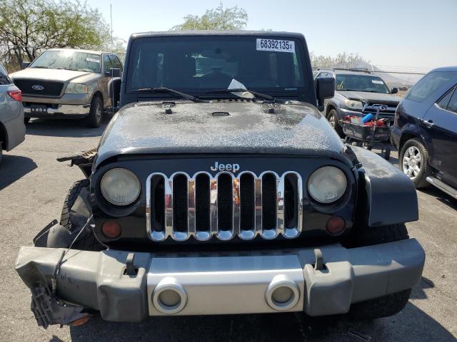 1J4GA59178L652882 - 2008 JEEP WRANGLER U SAHARA Qara foto 5