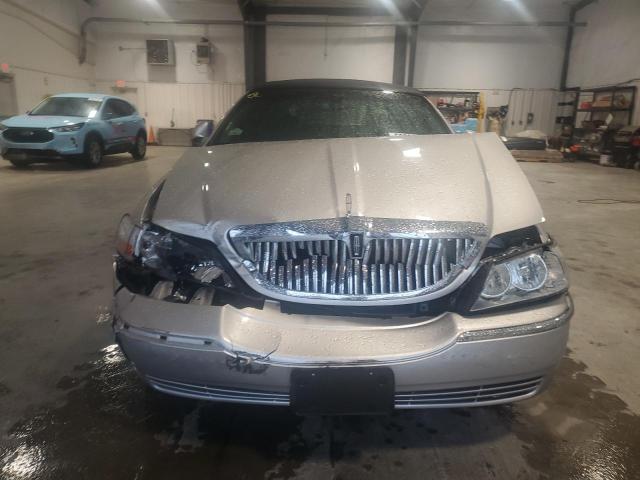 1LNHM81WX7Y626123 - 2007 LINCOLN TOWN CAR SIGNATURE SILVER photo 5