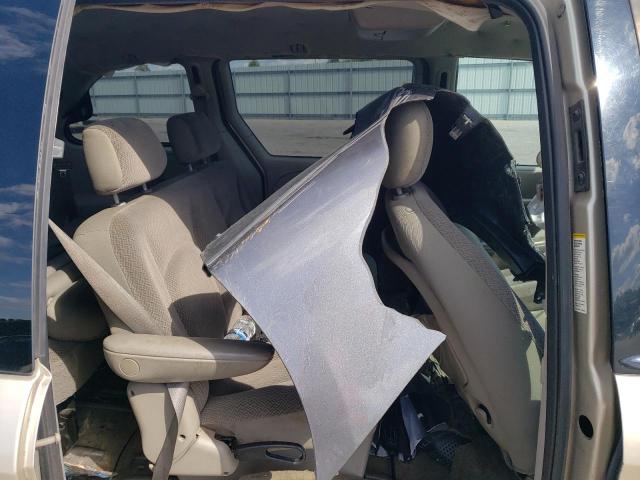 1C4GP45R85B391614 - 2005 CHRYSLER TOWN & COU 金色 照片 10