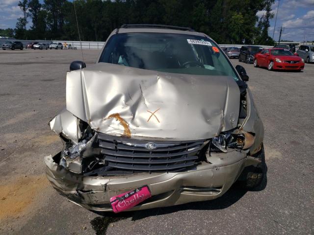 1C4GP45R85B391614 - 2005 CHRYSLER TOWN & COU 金色 照片 5