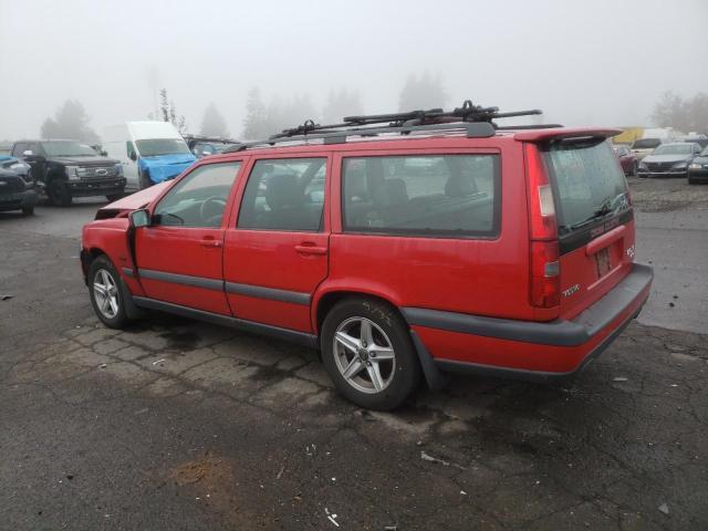 YV1LZ5646W2526375 - 1998 VOLVO V70 XC RED photo 2