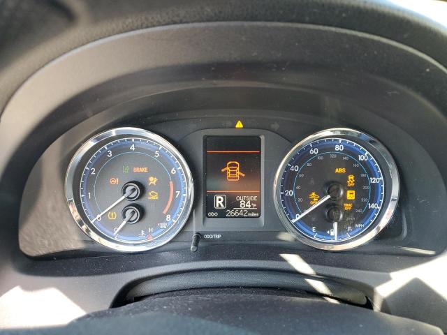 2T1BURHE6JC054072 - 2018 TOYOTA COROLLA L WHITE photo 9