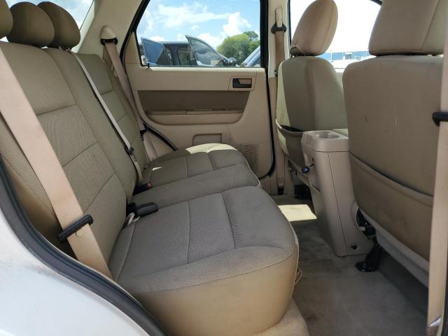 1FMCU03G49KB71261 - 2009 FORD ESCAPE XLT WHITE photo 11