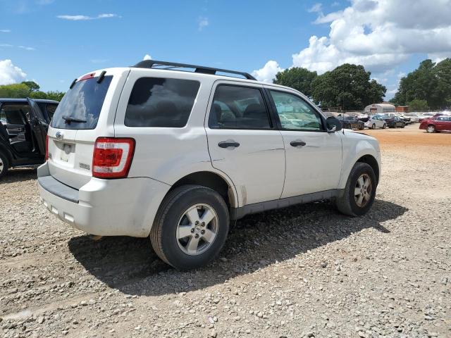 1FMCU03G49KB71261 - 2009 FORD ESCAPE XLT WHITE photo 3