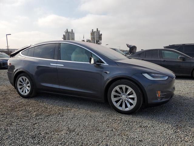 5YJXCAE29LF235962 - 2020 TESLA MODEL X Графитовый фото 4