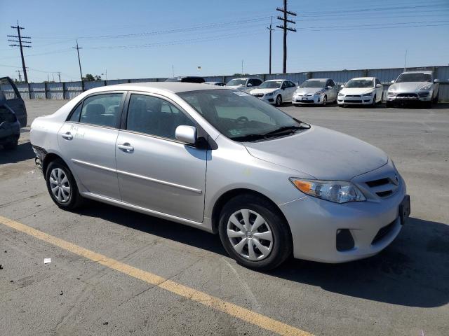 2T1BU4EE2BC572074 - 2011 TOYOTA COROLLA BASE 银色 照片 4