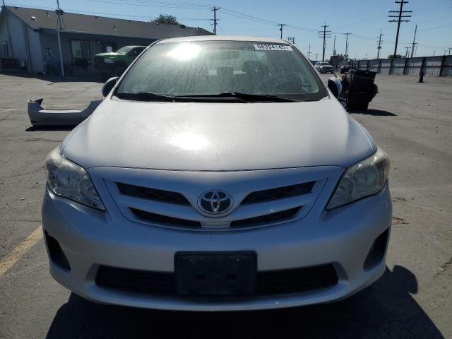 2T1BU4EE2BC572074 - 2011 TOYOTA COROLLA BASE 银色 照片 5