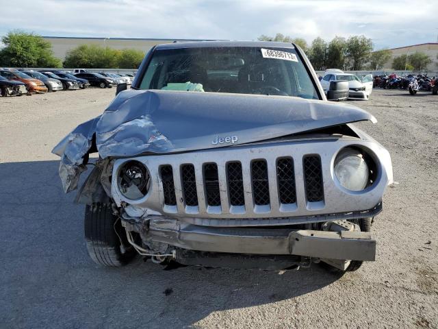 1C4NJPFB9GD648413 - 2016 JEEP PATRIOT LATITUDE GRAY photo 5