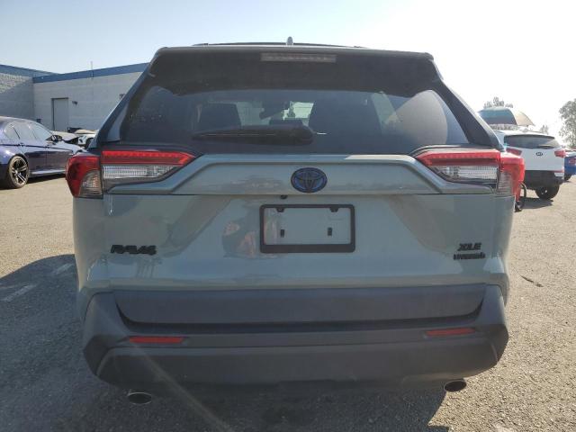 2T3R6RFV6MW019408 - 2021 TOYOTA RAV4 XLE GRAY photo 6