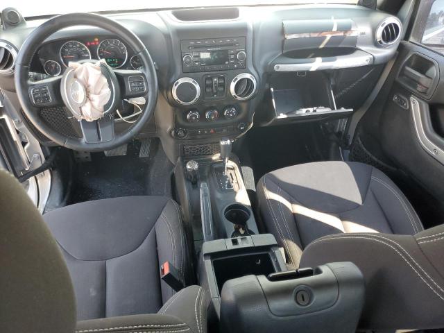 1C4BJWEGXDL670982 - 2013 JEEP WRANGLER U SAHARA ვერცხლისფერი ფოტო 8