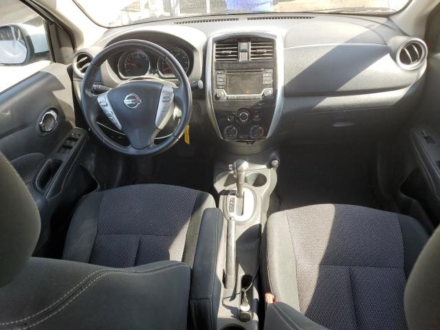 3N1CN7AP8JL808378 - 2018 NISSAN VERSA S Weiß Foto 8