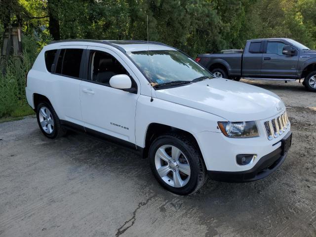 1C4NJDEB7FD312497 - 2015 JEEP COMPASS LATITUDE WHITE photo 4