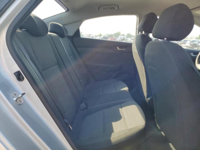 3KPC24A33JE021554 - 2018 HYUNDAI ACCENT SE Серебристый фото 10