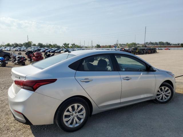 3KPC24A33JE021554 - 2018 HYUNDAI ACCENT SE Серебристый фото 3