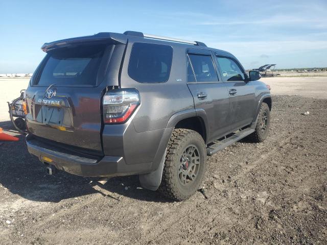 JTEBU5JR0L5803286 - 2020 TOYOTA 4RUNNER SR5/SR5 PREMIUM GRAY photo 3
