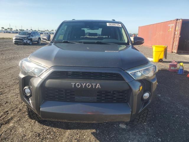 JTEBU5JR0L5803286 - 2020 TOYOTA 4RUNNER SR5/SR5 PREMIUM GRAY photo 5