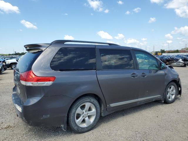 5TDKK3DC0DS332046 - 2013 TOYOTA SIENNA LE GRAY photo 3