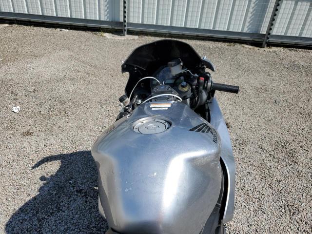 JH2SC570X6M206020 - 2006 HONDA CBR1000 RR SILVER photo 5