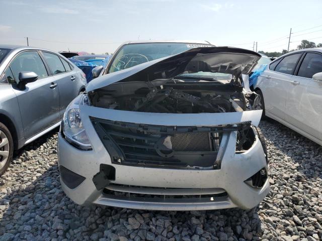 3N1CN7AP1KL825203 - 2019 NISSAN VERSA S SILVER photo 5