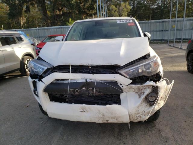 JTENU5JR0N6079027 - 2022 TOYOTA 4RUNNER SR5/SR5 PREMIUM WHITE photo 5