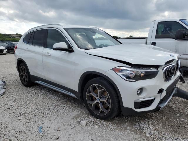 WBXHT3C51K3H36763 - 2019 BMW X1 XDRIVE28I WHITE photo 4