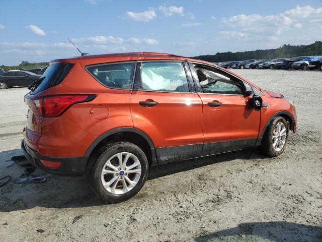 1FMCU0F78KUC45562 - 2019 FORD ESCAPE S ORANGE photo 3