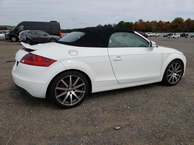 TRULF38J391025045 - 2009 AUDI TT WHITE photo 3