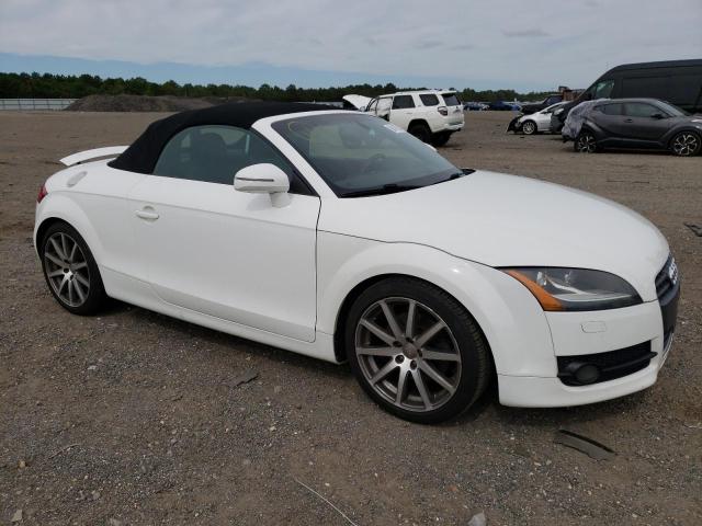 TRULF38J391025045 - 2009 AUDI TT WHITE photo 4