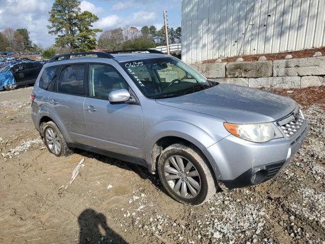 JF2SHAEC1DH440635 - 2013 SUBARU FORESTER LIMITED SILVER photo 4