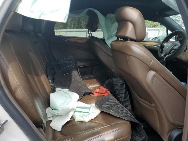 5LMCJ3C94GUJ00572 - 2016 LINCOLN MKC RESERVE WHITE photo 11