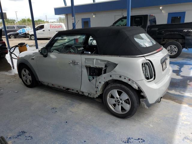 WMWWG5C5XH3C20217 - 2017 MINI COOPER SILVER photo 2