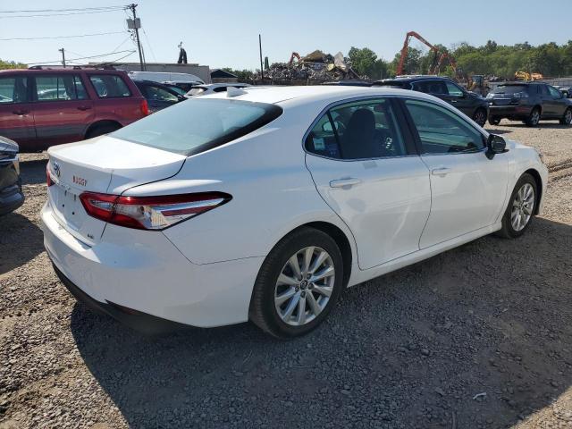 4T1C11AK5LU886907 - 2020 TOYOTA CAMRY LE WHITE photo 3