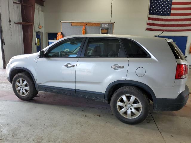 5XYKTCA16BG016905 - 2011 KIA SORENTO BASE SILVER photo 2