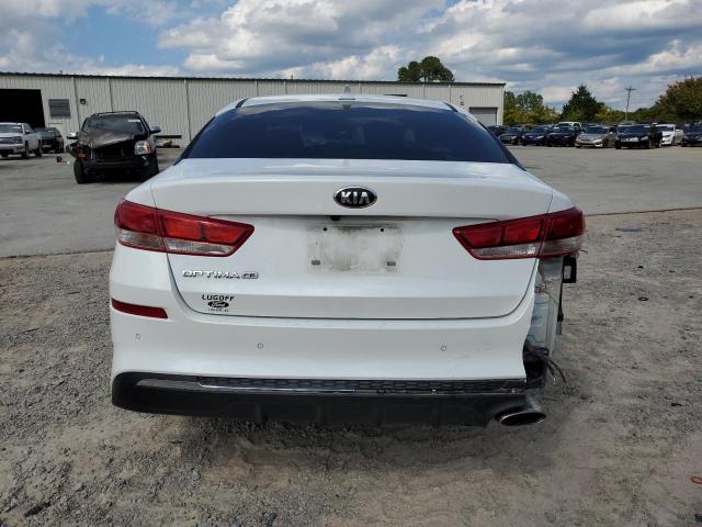 5XXGT4L32LG450559 - 2020 KIA OPTIMA LX WHITE photo 6