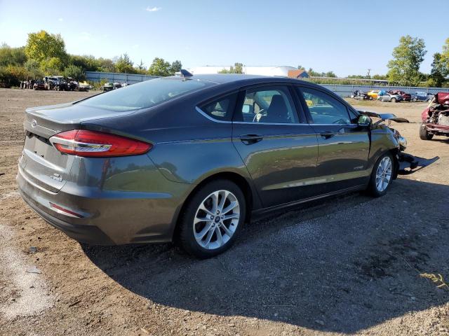 3FA6P0LU1KR154830 - 2019 FORD FUSION SE GRAY photo 3