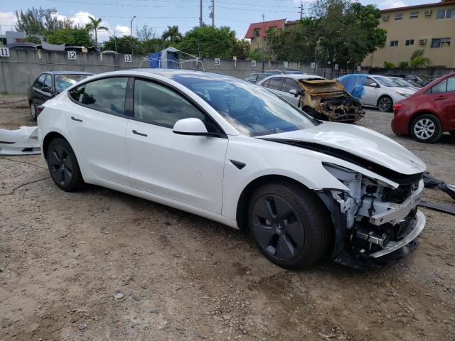 5YJ3E1EA0NF373117 - 2022 TESLA MODEL 3 WHITE photo 4