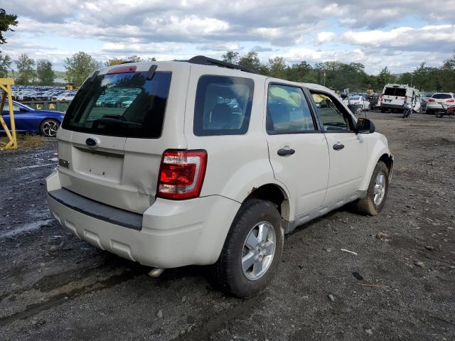 1FMCU02799KB94312 - 2009 FORD ESCAPE XLS WHITE photo 3