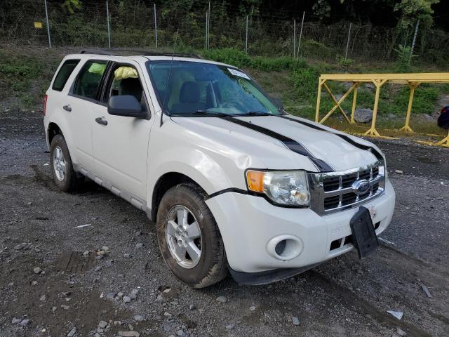 1FMCU02799KB94312 - 2009 FORD ESCAPE XLS WHITE photo 4