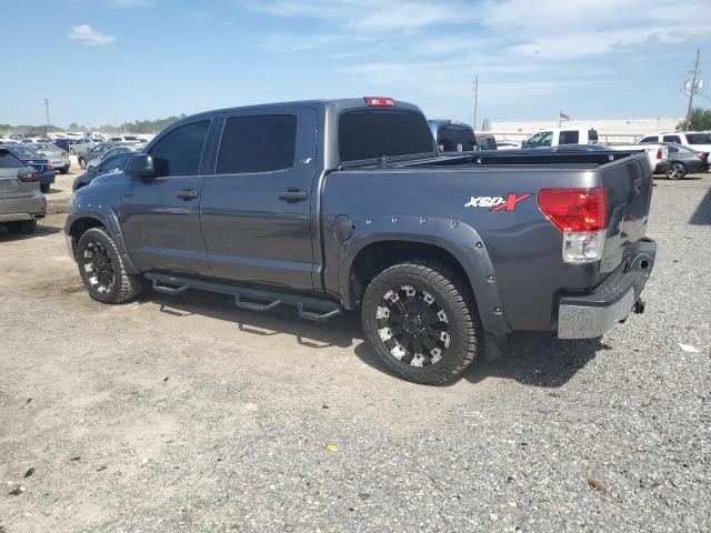 5TFDW5F12DX276674 - 2013 TOYOTA TUNDRA CREWMAX SR5 SILVER photo 2