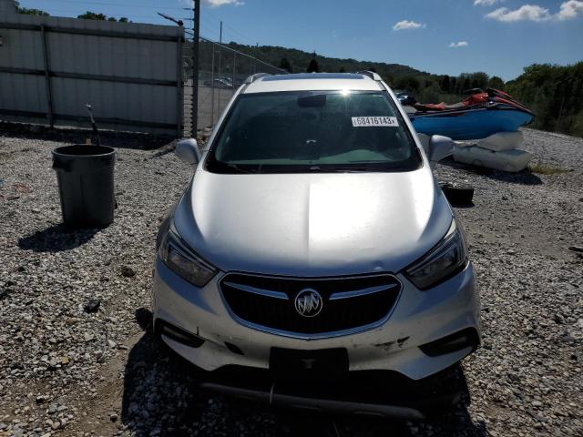 KL4CJ1SBXJB562969 - 2018 BUICK ENCORE SPORT TOURING SILVER photo 5