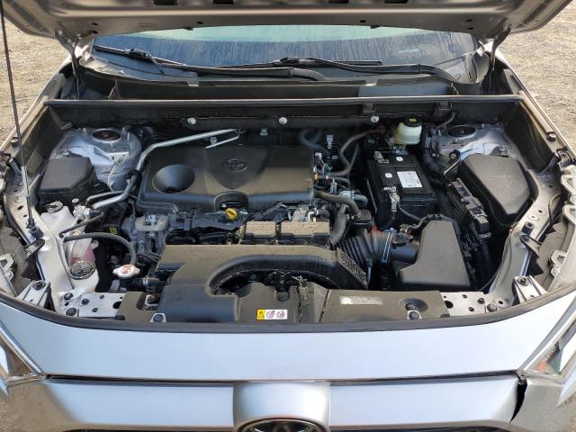 JTMP1RFVXKD028063 - 2019 TOYOTA RAV4 XLE Srebrny zdjęcie 11